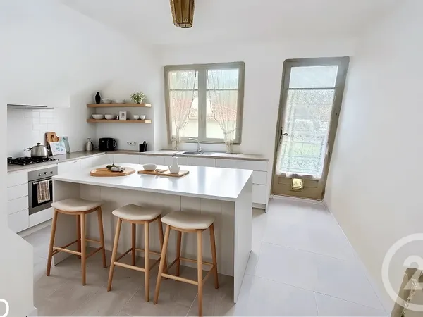 Studio 1 pièce 25 m² 