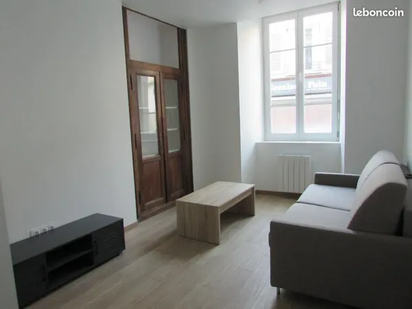 Studio 1 pièce 19 m² 