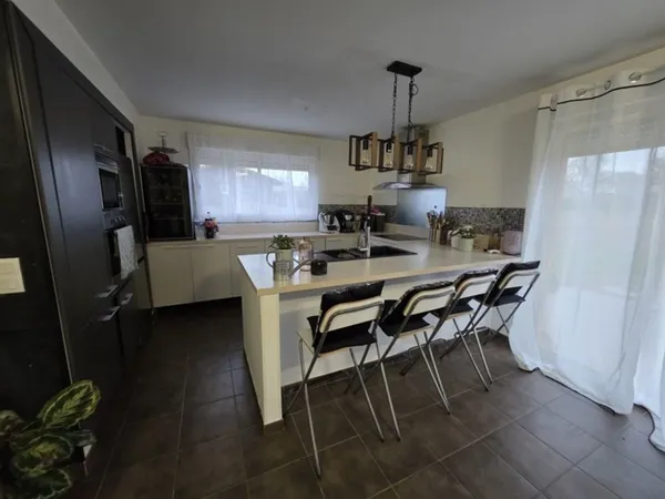 Villa de 7 pièces principales 