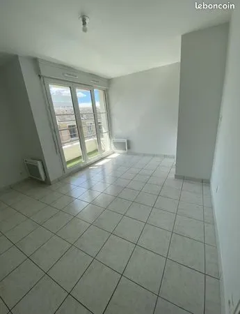 Studio 1 pièce 24 m² 