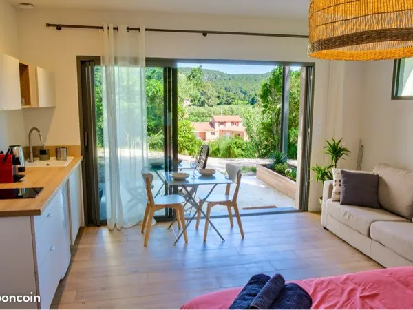 Cassis - Studio meublé étudiant (Janvier → Avril/Mai) - 750 CC 