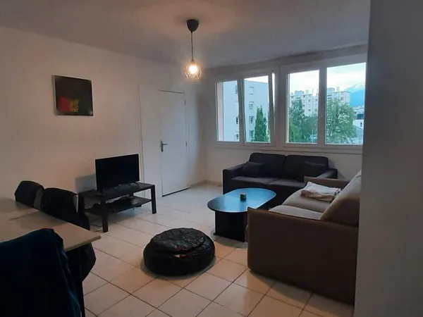 Chambre colocation 380 euros CC 