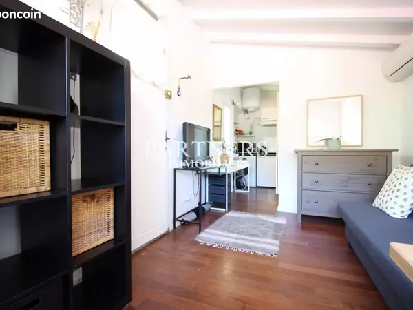 Studio 1 pièce 18 m² 