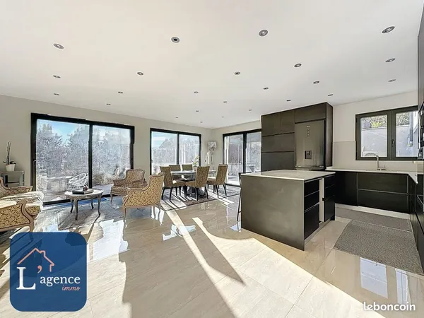 Maison 8 pièces 202 m² 