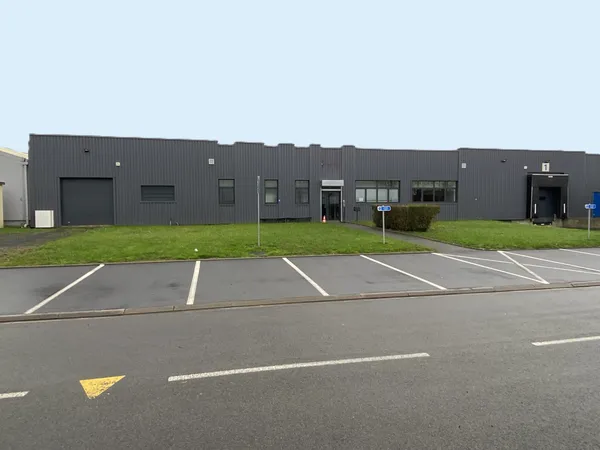 Local industriel 6000 m² 