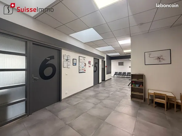 Local 220 m² MONTBELIARD 
