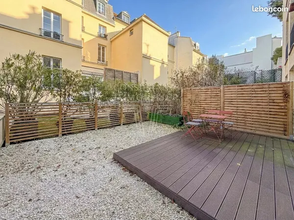 Studio 1 pièce 45 m² 