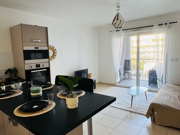 T2 41 m² + balcon 9 m² + parking - Marseille 12 