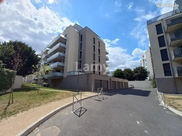 Appartement 4 pièces 81 m² 