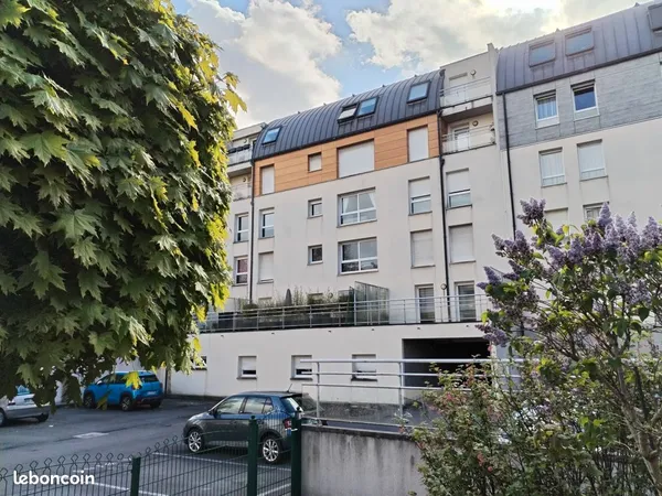 Bel F2 Dunkerque centre avec terrasse vendu avec locataire 