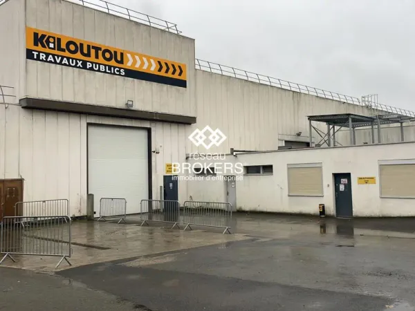 Entrepôt mixte de 3 825m² - 8 portes sectionnelles 