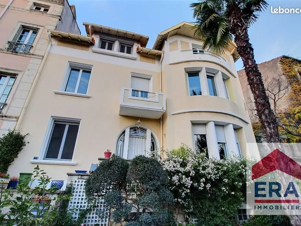 Maison 6 pièces 245 m² 