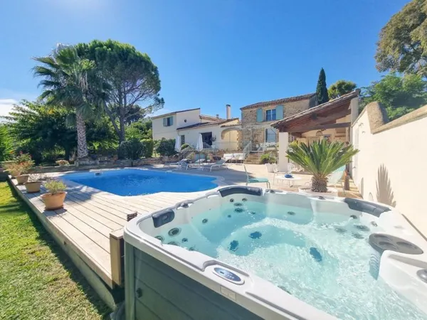 Propriété/château 380 m² 