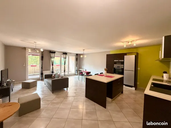 Appartement meublé T3 80m Centre-ville Vénissieux 