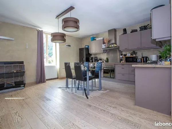 Appartement 2 pièces 64 m² 