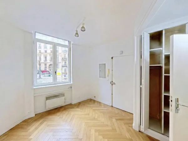 Studio 1 pièce 15 m² 