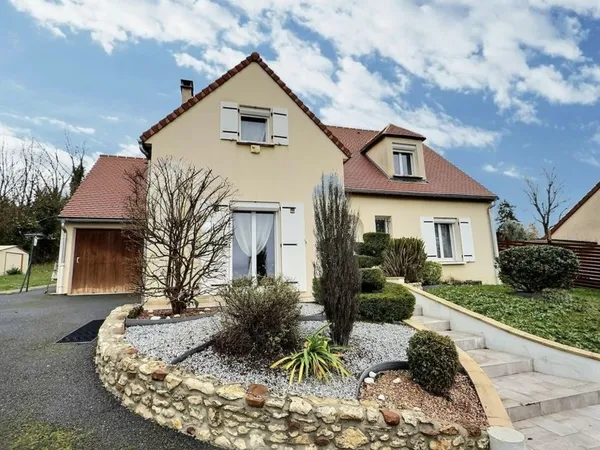 Pavillon familial 6 chambres à vendre à Donnemarie-Dontilly 