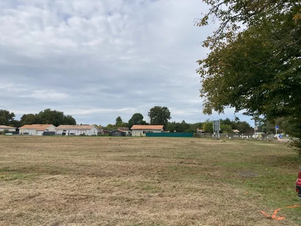 Terrain 824 m² 