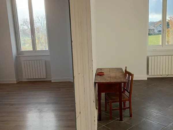 Appartement à louer au bourg de Thionne 