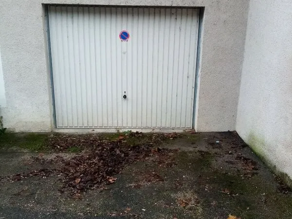 Parking/box EMAGNY 