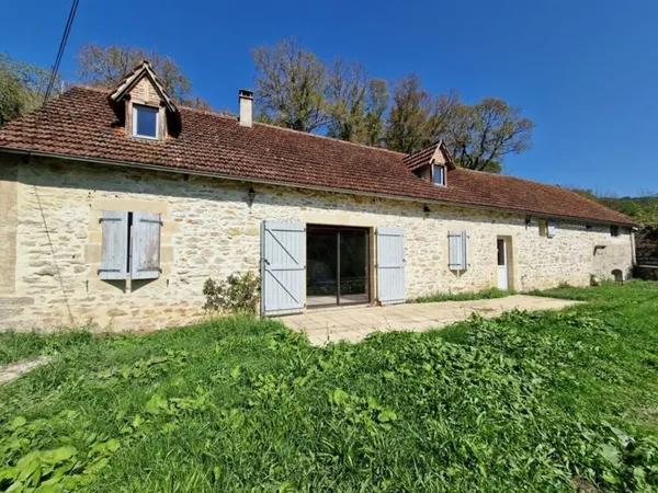 Maison en pierre de 6 pièces principales 