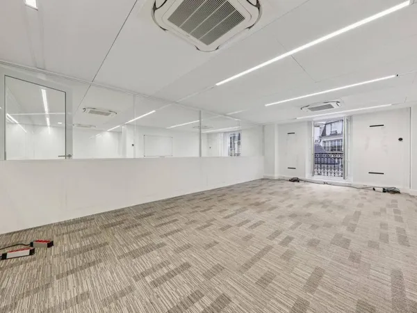 Bureaux 1240 m² 