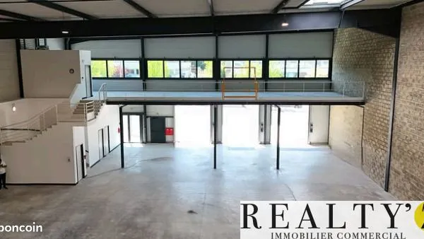 Local commercial 6 810 m² 