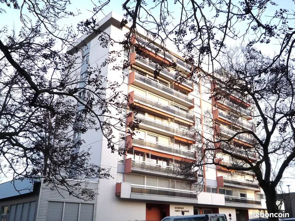 MULHOUSE Appartement dernier étage proche gare 