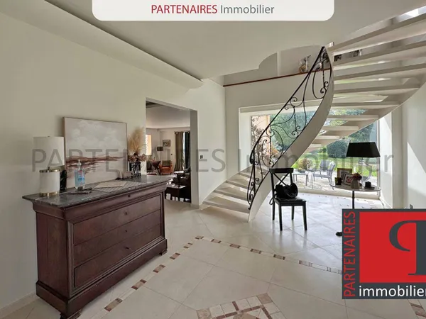 Maison 9 pièces 291 m² 