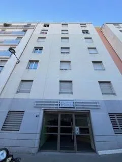 Studio 1 pièce 24 m² 