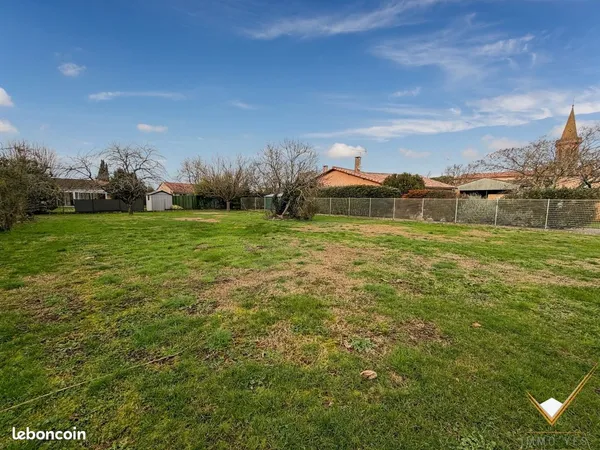 Terrain 760 m² SAINT-HILAIRE 
