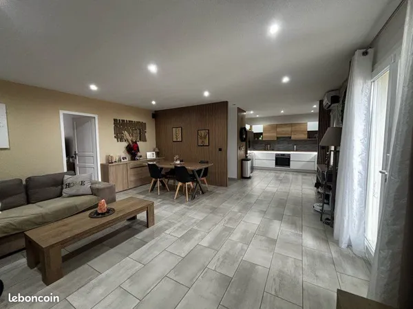 Maison avec jardin piscine 