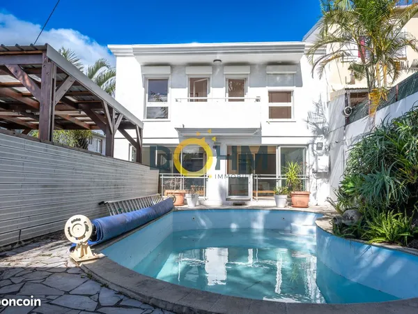 Maison 5 pièces 144 m² 