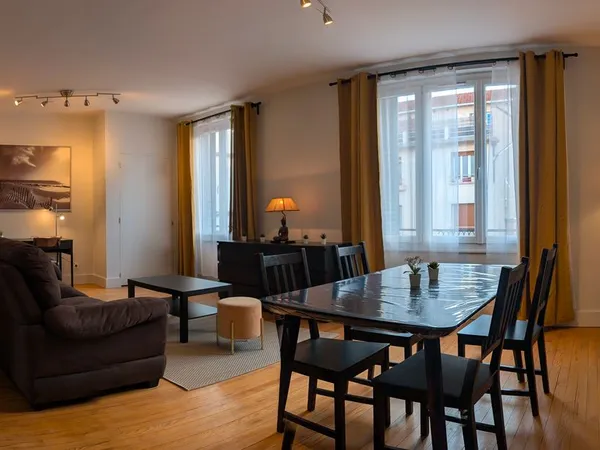 Grand T2 Meublé 59m² + PARKING - Lumineux, Rénové - Carmes 