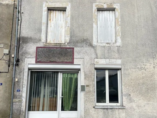 Maison de ville avec grange 