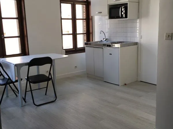 Studio étudiant(e) meublé centre ville Henriville proche commerçants gare Amiens 