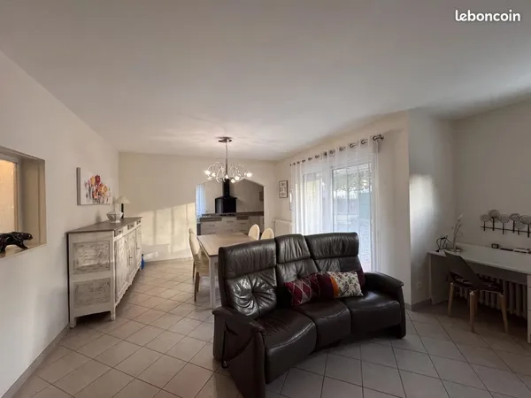 Maison 6 pièces 240 m² 