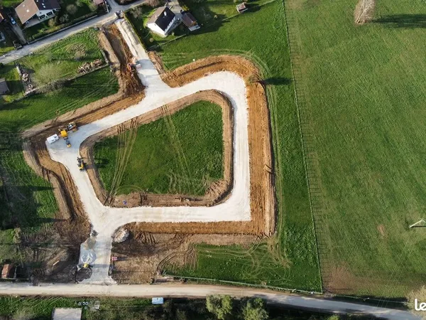 Parcelles viabilisées en lotissement 
