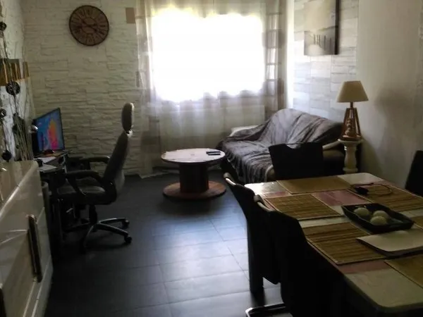 Studio 1 pièce 11 m² 