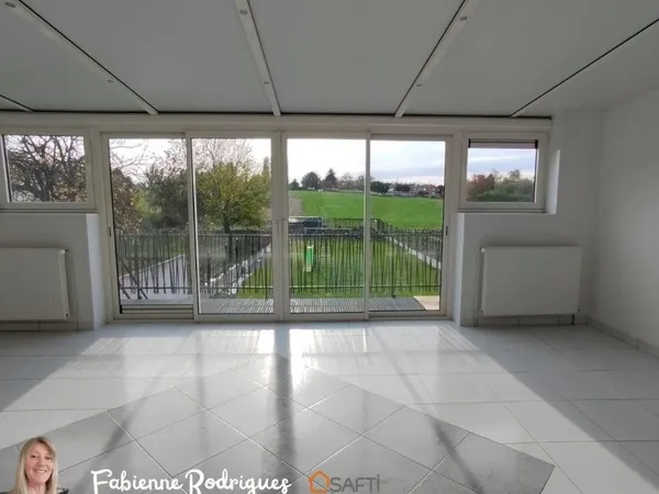 Maison semi mitoyenne rénovée avec soin 