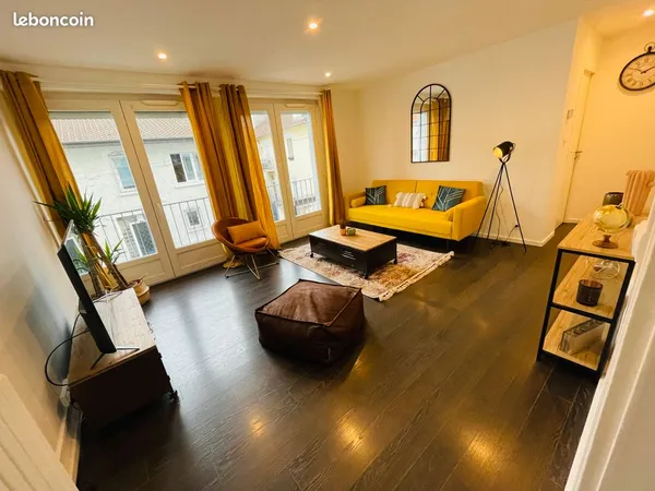 Pau Centre, chambre tout confort libre fin Mars, ambiance chic industriel 