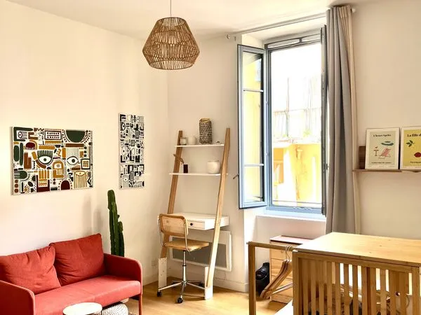 Très beau studio 24m2 - refait à neuf 