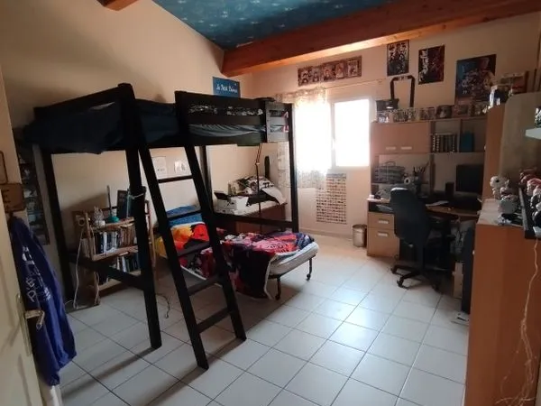 Chambre 16 m² et d'une SDB dans une maison 