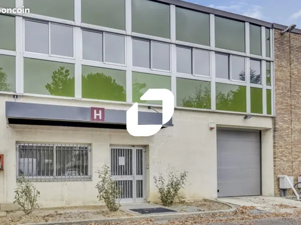 Local d'activité 344 m² 