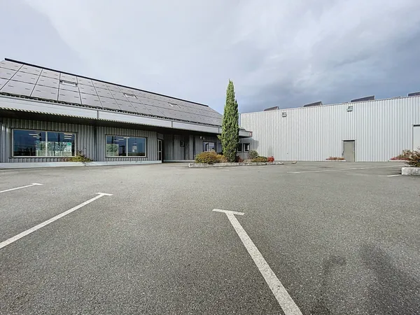 Local commercial / bureau 