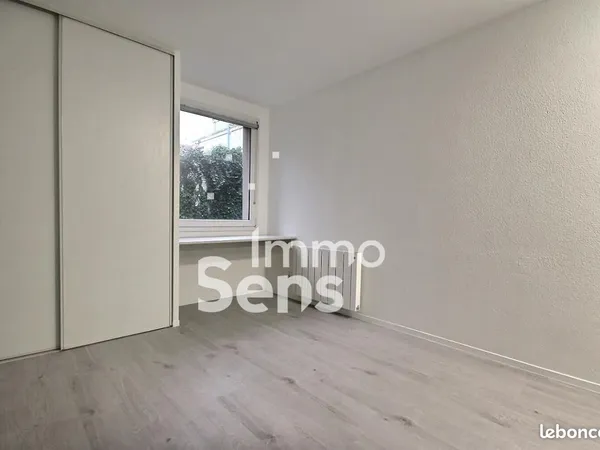 Studio 1 pièce 18 m² 
