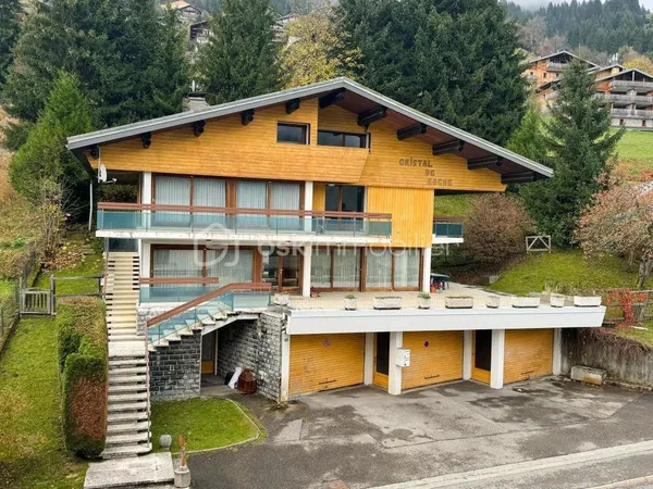 Immeuble de 255m2 - Proche des pistes de Ski 