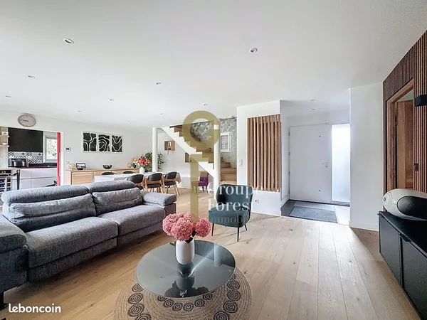 Maison 6 pièces 160 m² 