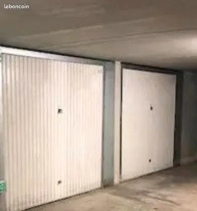 Location garage parking Aiguelongue 