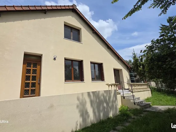 Maison terrain 366m² 
